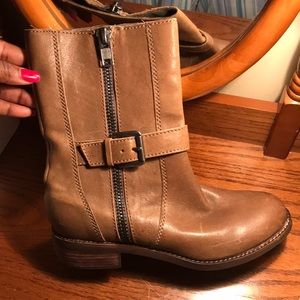 New without tags leather boots 8